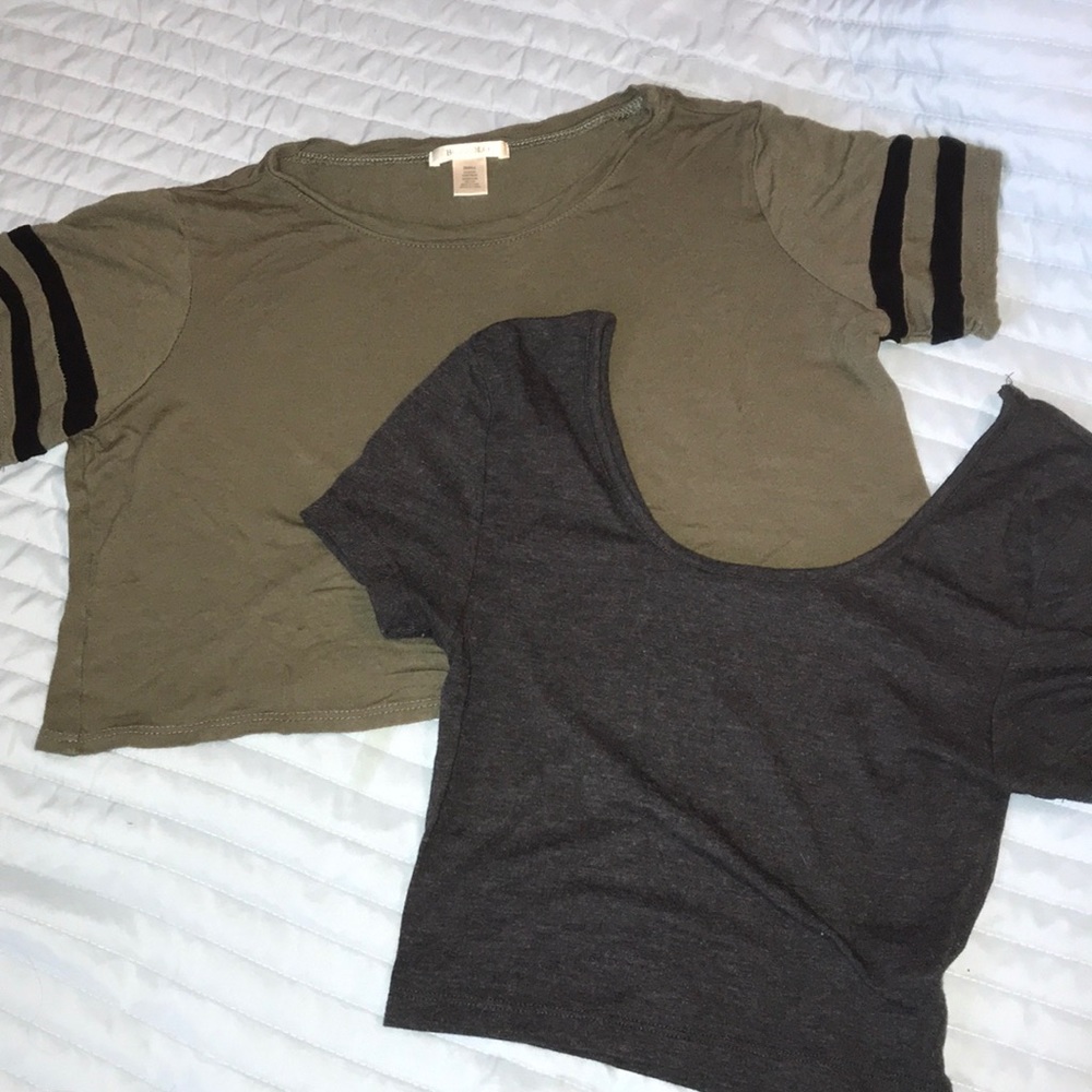 1 loose crop top, 1 body hugging crop top